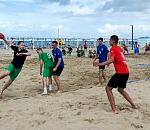 Тяжелый песок: астраханцы неудачно стартовали в чемпионате России по пляжному гандболу