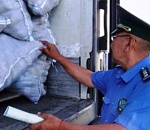 Из Астраханской области  вернули в Казахстан почти 136 тонн картофеля, капусты и дыни