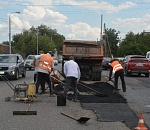 На астраханском мосту уложили 100 квадратных метров асфальта