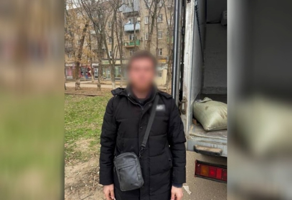 Астраханец расплатился за галоши фальшивыми деньгами