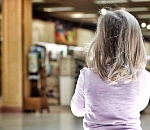 В Астрахани заблудилась двухлетняя девочка