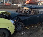 В Астрахани в лобовом столкновении автомобилей пострадали 5 человек