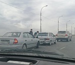 Веселый паровозик: на Новом мосту встретились Акцент, Ваз и Кайен