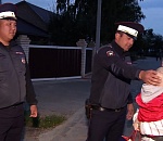 Астраханские полицейские спасли ребенка, истекающего кровью