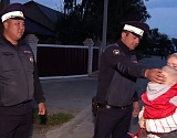 Астраханские полицейские спасли ребенка, истекающего кровью
