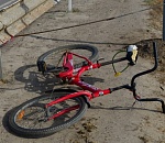 Под Астраханью арматура отправила велосипедиста в больницу