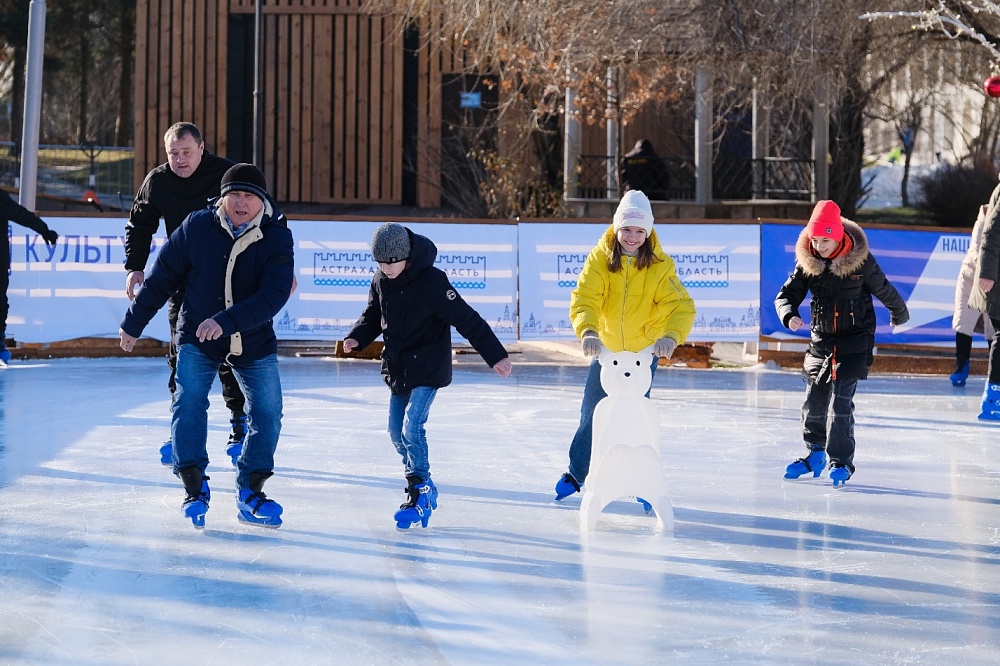Астраханцев приглашают на бесплатный мастер-класс по фигурному катанию 