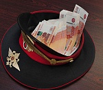 Сотрудника астраханской полиции поймали на мошенничестве