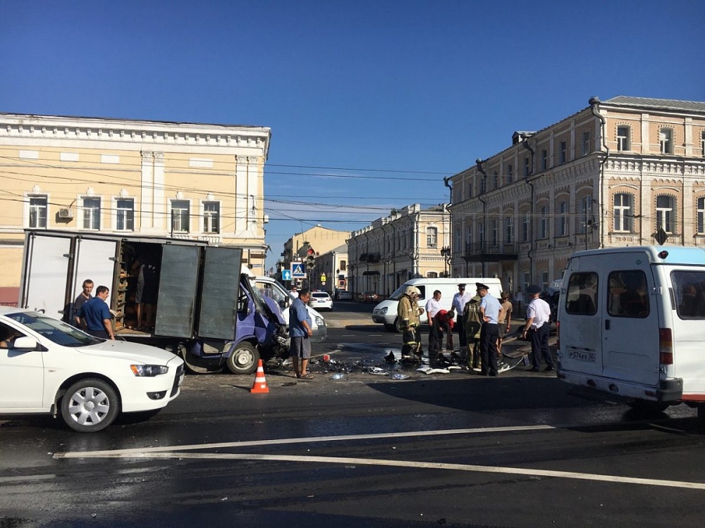 Полиция назвала 14 самых аварийно опасных улиц Астрахани