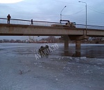 В Астрахани квадроцикл катался по льду и провалился в воду