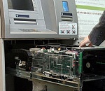 В Астрахани двое мужчин обчистили банкомат на два миллиона