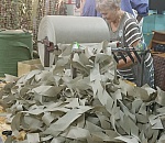 Астраханец придумал аппарат, ускоряющий плетение маскировочных сетей для бойцов СВО