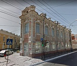 Знаменитый астраханский треугольный дом может сменить хозяев