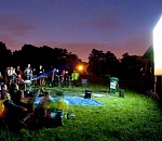 Астраханцев приглашают смотреть мультфильмы на траве под открытым небом