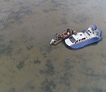 В Астраханской области сутки с беспилотником искали двух мужчин и лодку, застрявшую на раскатах