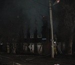 Ночью в Астрахани сгорело два заброшенных дома