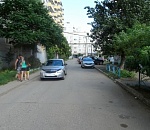 В Астрахани автомобиль сбил 5-летнего ребенка во дворе дома