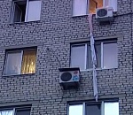 Астраханец, спускавшийся с третьего этажа по связанным простыням, разбился насмерть