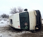 Под Астраханью перевернулась маршрутка на летней резине