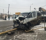 В Астрахани маршрутка врезалась в опору газопровода (ОБНОВЛЕНО)