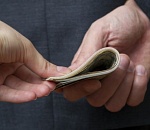 В Астраханской области стали давать взятки в два раза чаще