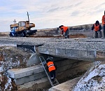 На юге Астраханской области заменили пролет железнодорожного моста