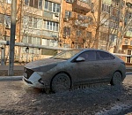 В Астрахани новенький Солярис насмерть примерз к земле