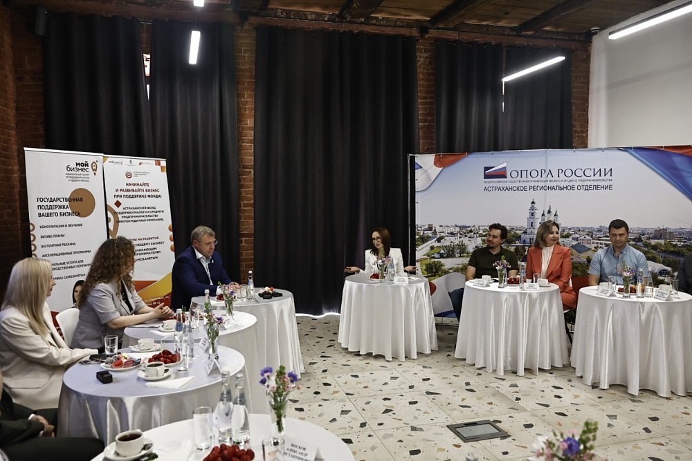 Игорь Бабушкин за чашкой чая обсудил с предпринимателями вопросы и инициативы астраханского бизнеса