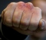 Астраханец избил полицейского, предложившего не нарушать ПДД 