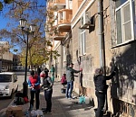 Астраханцы отмыли фасад здания на Советской,25