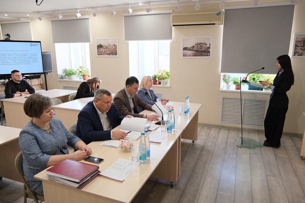 Будущие госуправленцы защищают выпускные работы в Астрахани