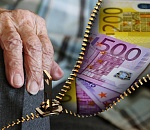 Мошенники украли у астраханской пенсионерки 1,5 миллиона рублей