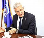 «Цены на лекарства будут замораживать, а за продажу контрафакта – жестко наказывать». Леонид Огуль – о новых законах, которые приняты Госдумой на этой неделе на волне борьбы с коронавирусом