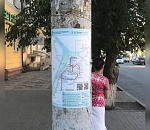 Группа астраханских дизайнеров развесила по городу схемы движения новых автобусов 