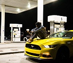 Цены на бензин в Астрахани продолжают огорчать