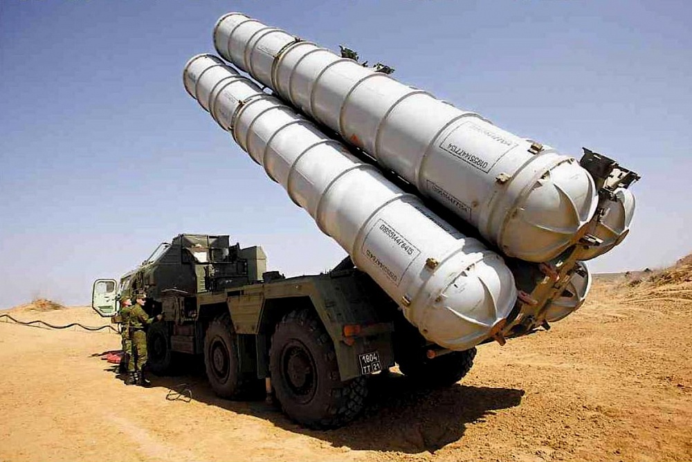 Расчеты ЗРК С-300 отразили ракетный удар под Астраханью