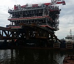 ЛУКОЙЛ отправил на Каспий верхнее строение блок-кондуктора Филановского
