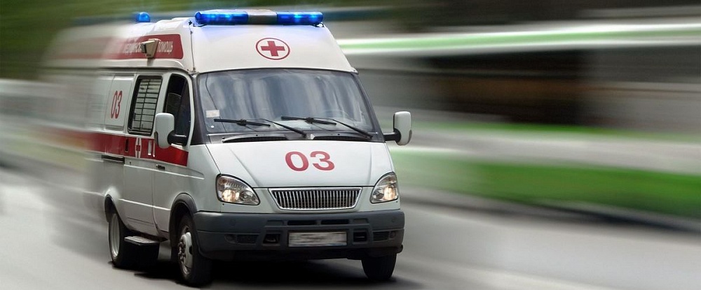 В центре Астрахани на пенсионерку обвалился потолок, придавив ее