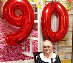 Астраханскую труженицу тыла поздравили с 90-летием президент и губернатор