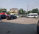 В Астрахани иномарка не поделила с маршруткой дорогу, есть пострадавший