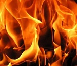 Ранним утром в Астрахани вспыхнул автомобиль