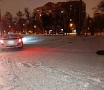 Астраханцы устроили катания на тюбингах, прицепленных к автомобилям