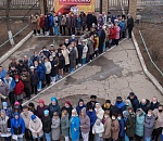 В Астрахани постояльцы дома престарелых выстроились в букву Z