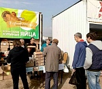 На астраханской ярмарке горожане покупали фермерскую продукцию и дегустировали уху промрыбаков 