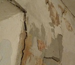 Астраханцам страшно жить в пятиэтажном доме (ФОТО)