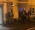 В центре Астрахани загорелся Сабвей, пожарные работают по повышенному рангу