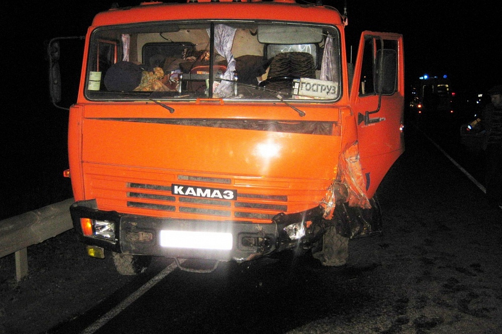 Пьяный водитель «Камаза», протаранивший машину ДПС, пошел под суд