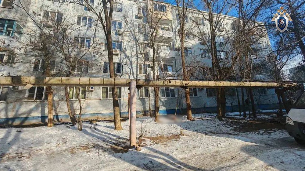 Астраханка разбилась насмерть, упав с балкона