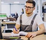 Астраханцы могут зарабатывать до 500 тысяч. Но на вахтах