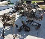 Тележки из магазинов, шины и велосипеды: что тонет в астраханских каналах 